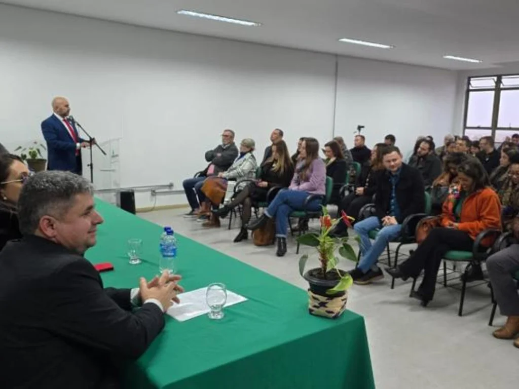 Unipampa inaugura novo bloco e Prefeitura anuncia transporte gratuito