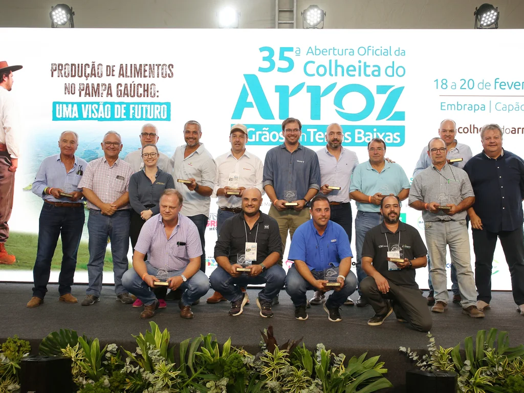 Arrozeiros lançam “A força voluntária que enfrentou as enchentes no Sul”