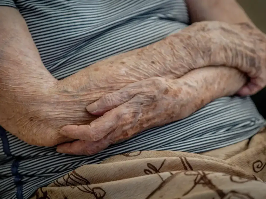 Abandono de idoso terá pena maior