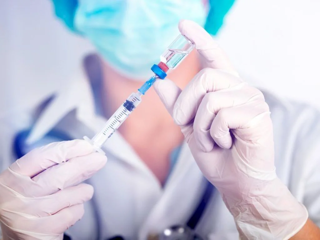 Critérios para a vacinação de adolescentes de 12 a 17 anos