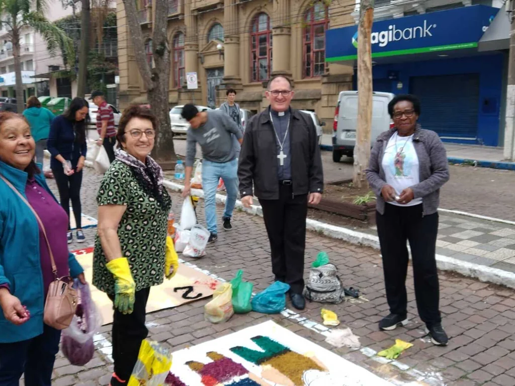 Fé e solidariedade marcam o feriado