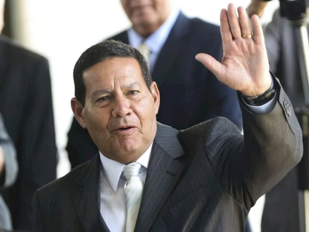 Mourão pode concorrer ao Senado