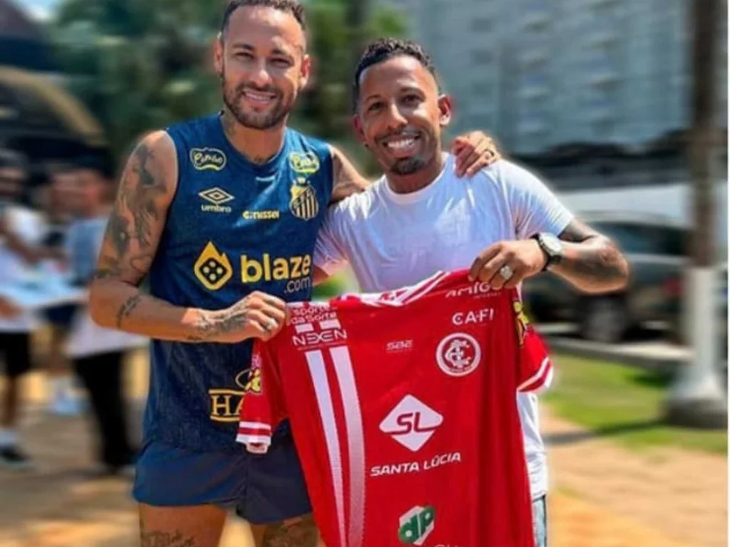 Neymar ganhou de presente a camisa do Inter-SM