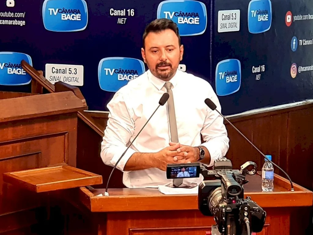 Democrata é o novo líder do governo