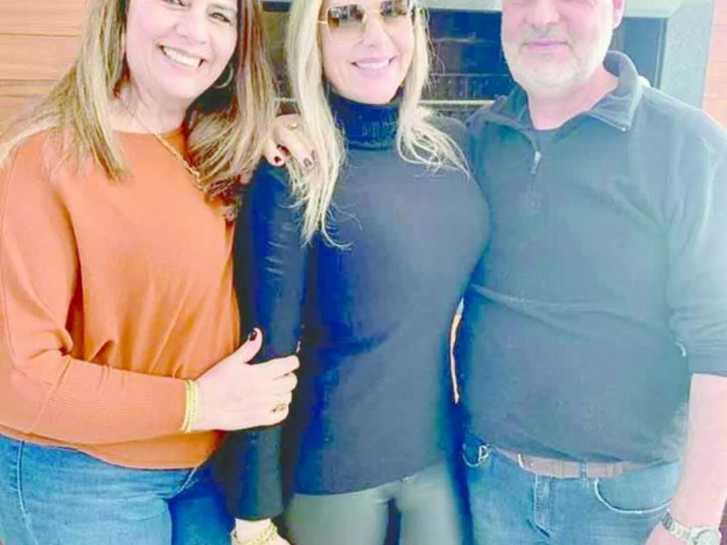 ‘A amizade desenvolve a felicidade e reduz o sofrimento, duplicando a nossa alegria e dividindo a nossa dor’   Joseph Addison