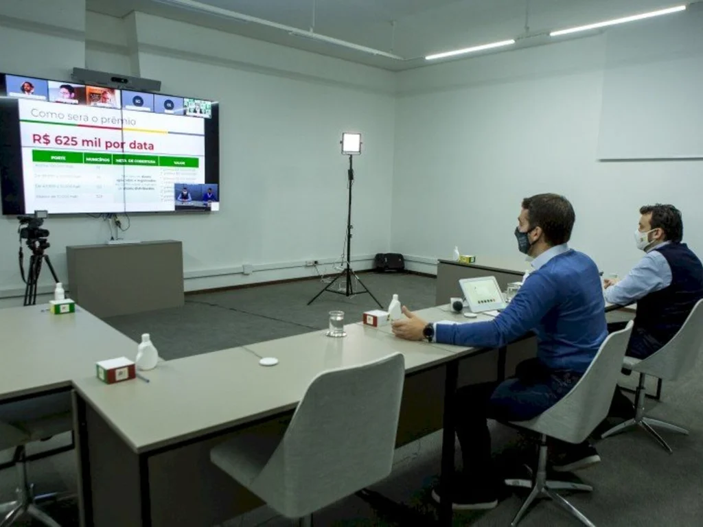 Estado vai premiar municípios que mais vacinarem