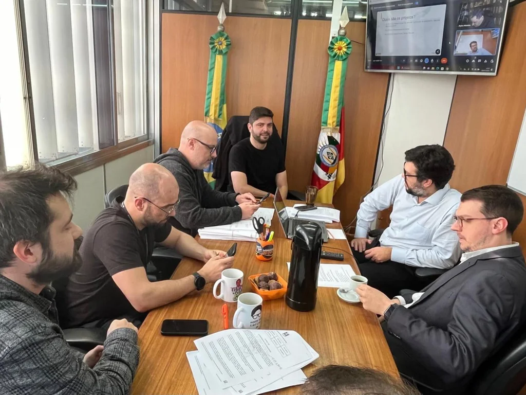 Votação de projetos que mexem com a vida dos servidores é adiada