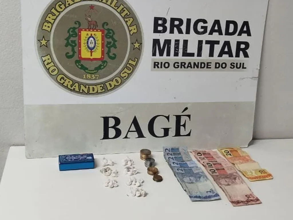 Mulher é presa por tráfico de drogas no Centro