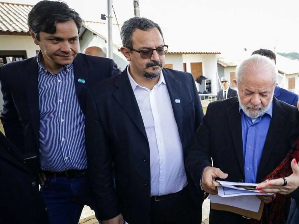 Ministra da Saúde assina portaria de liberação da radioterapia