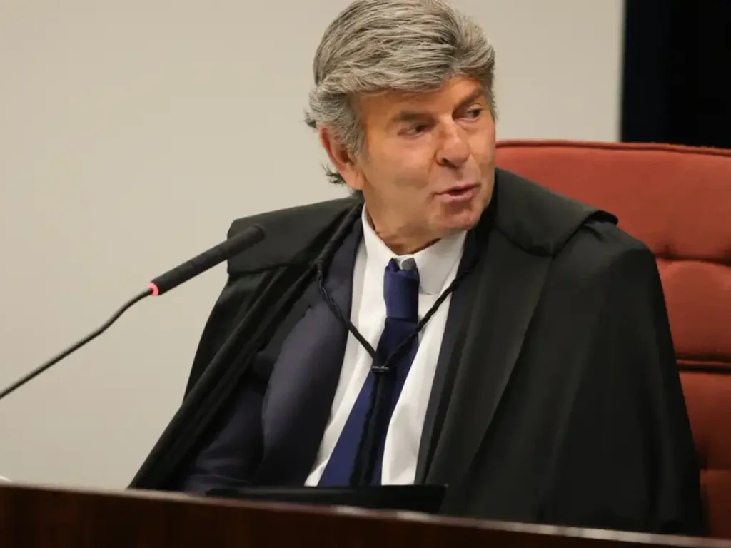 Fux vota para anular ação penal sobre golpe por cerceamento de defesa