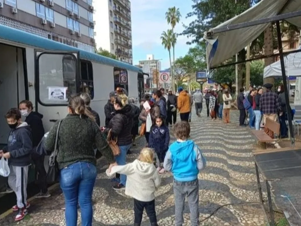 Sábado terá vacinação na praça