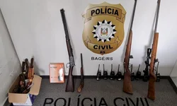 Armas e rádios comunicadores são apreendidos