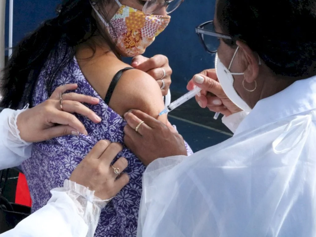 Cai a demanda por testes de covid-19