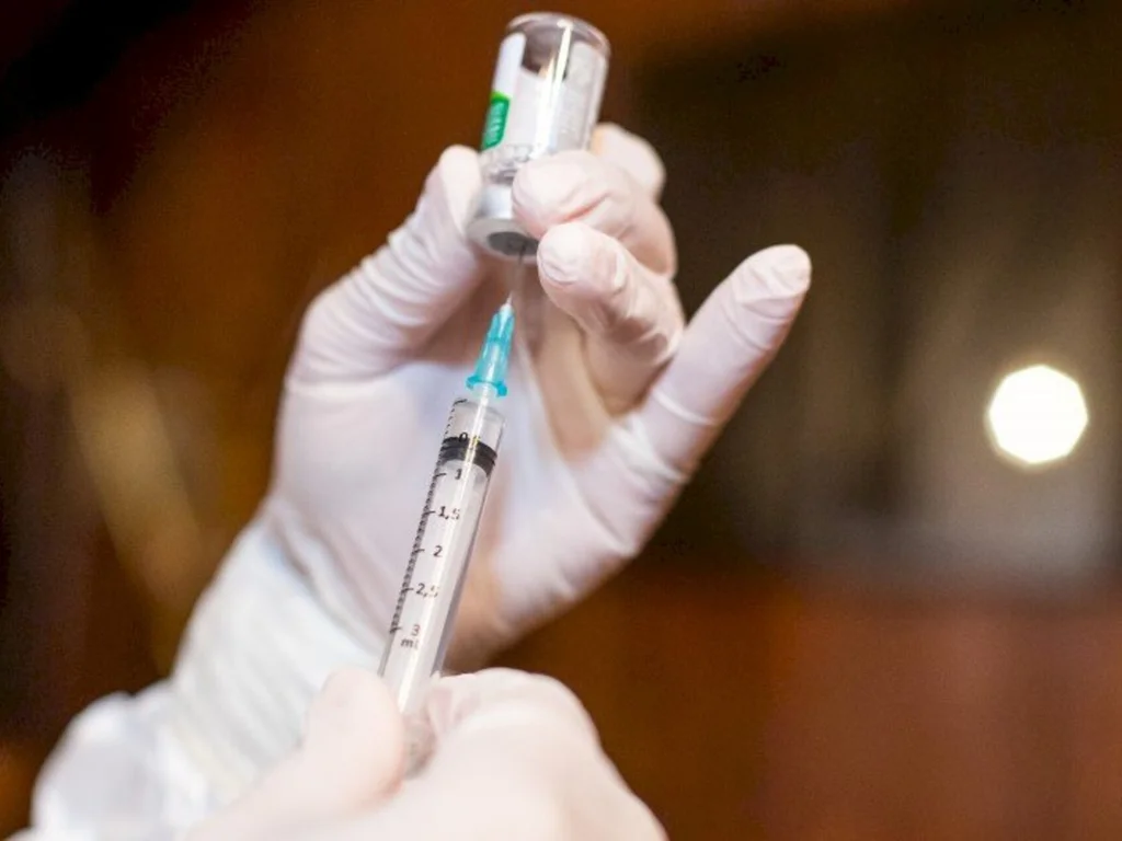 Estado convoca idosos e professores para se vacinar contra a gripe