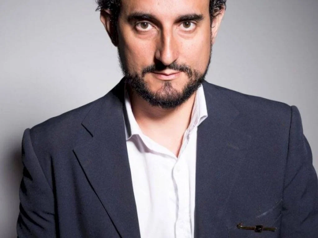 Chico Botelho lança Odisseia da filosofia no domingo de feira