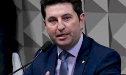 Prefeito recebe homenagem do Exército