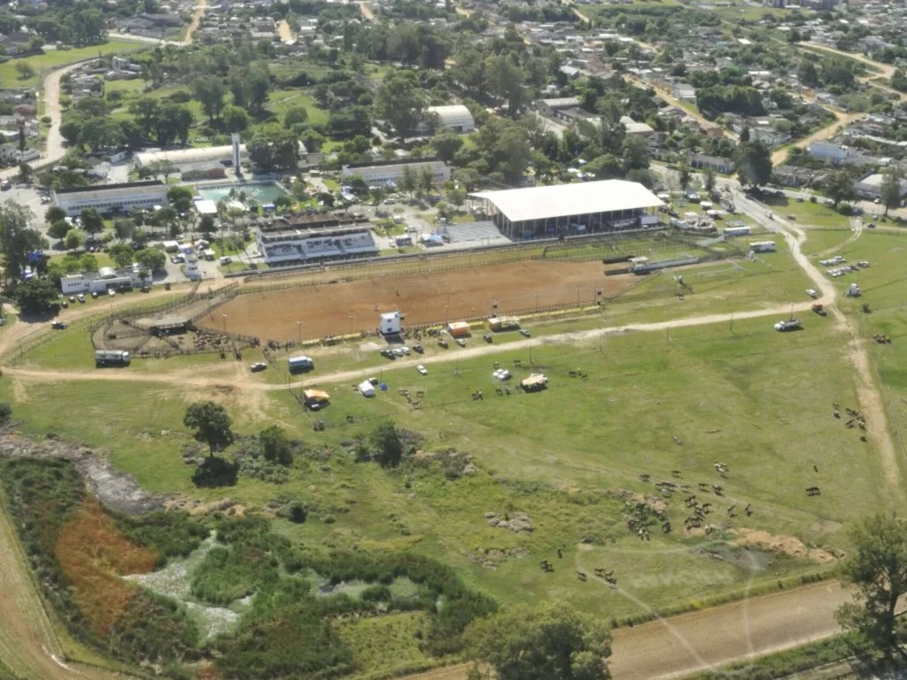 Shows presenciais retornam a ser realizados na Expofeira