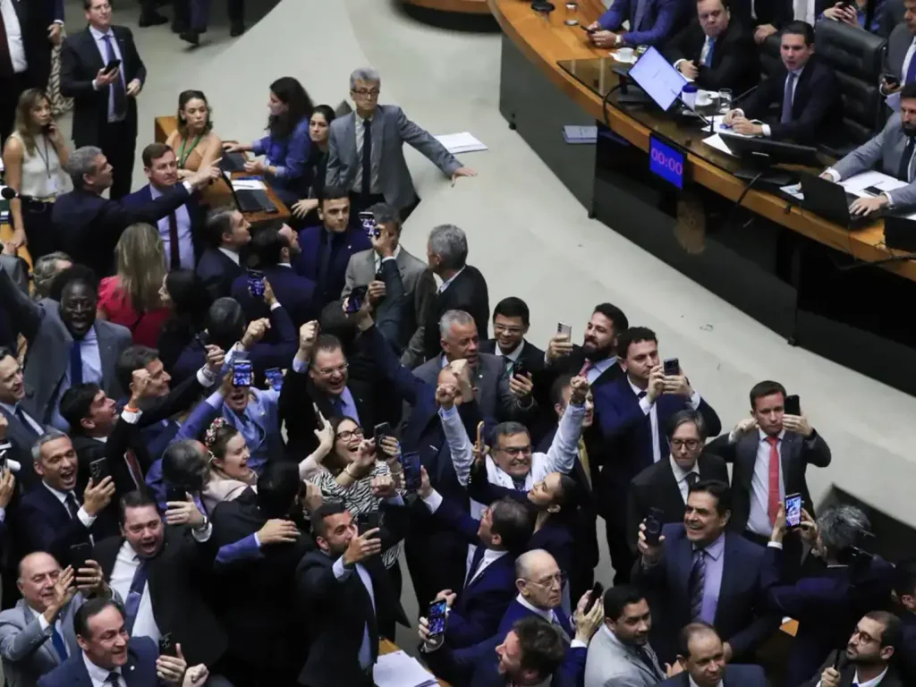 Câmara aprova retirada da MP alternativa ao IOF