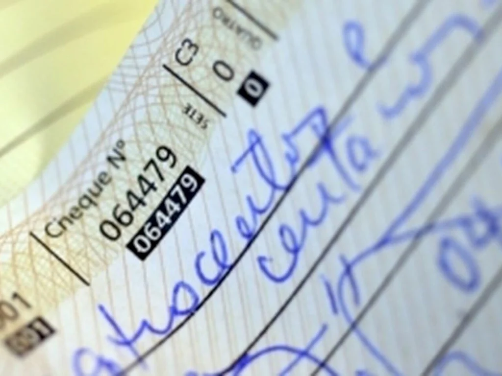 Uso de cheques no Brasil cai 93% desde 1995