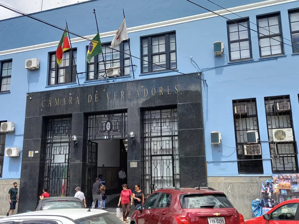 Dos 17 vereadores, 16 buscarão a reeleição em outubro