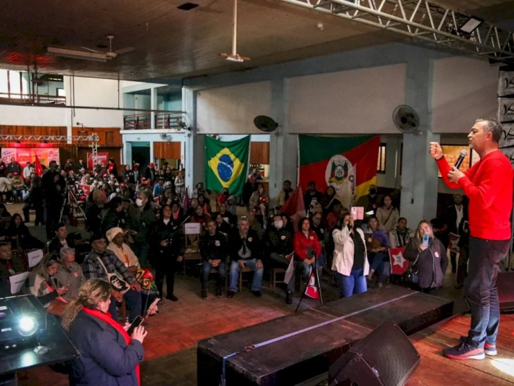 Pretto ouve população da região para plano de governo