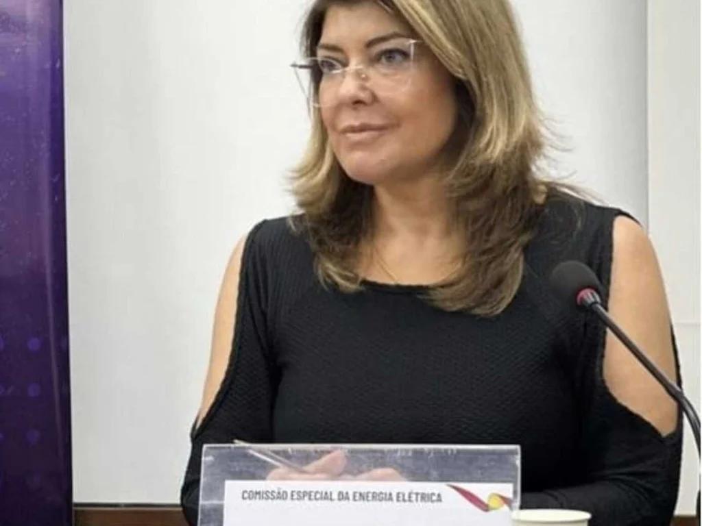 Adriana Lara lança Frente Parlamentar Contra a Pedofilia