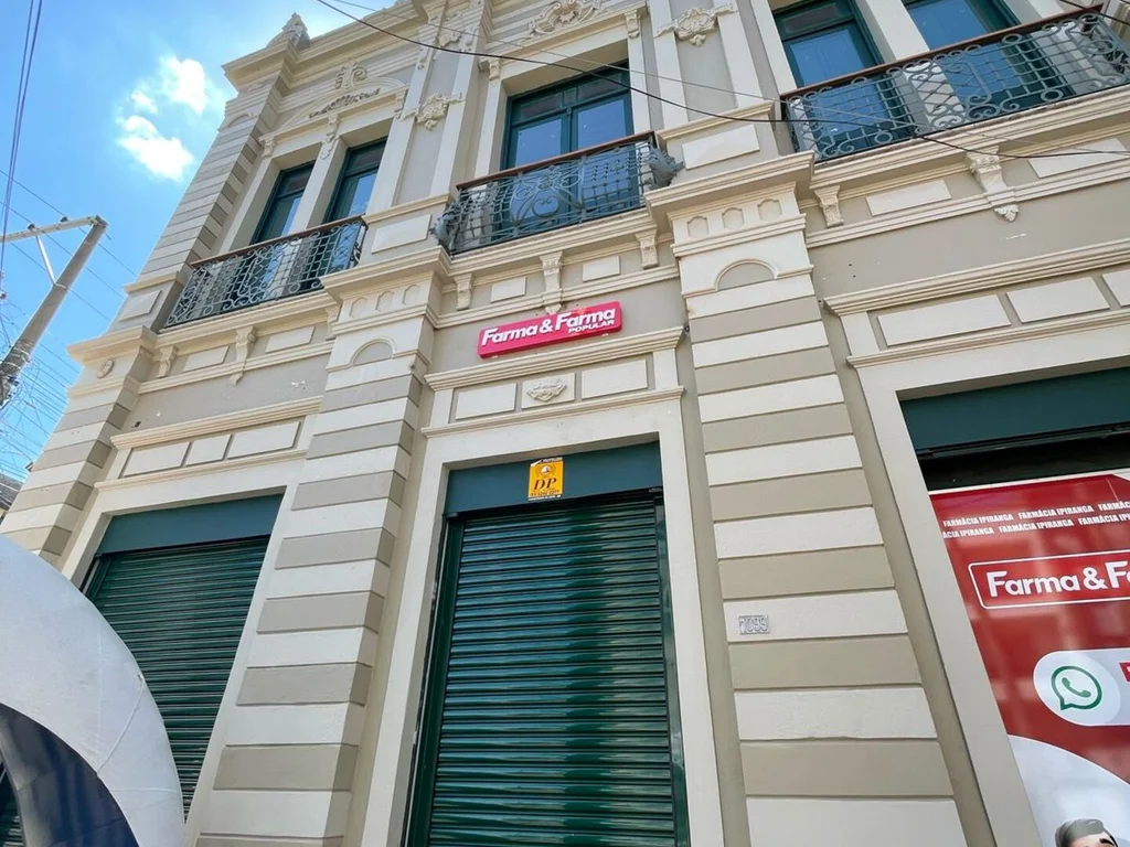 Farmácia fecha após denúncia ao Iphae