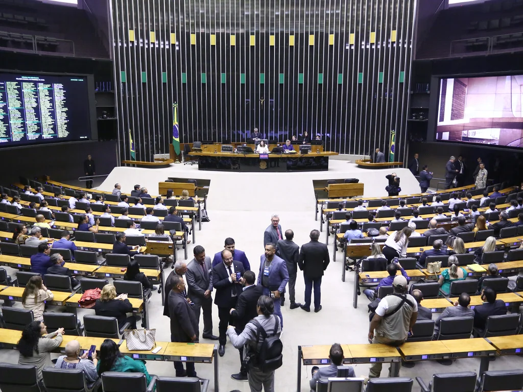 Votação da PL da Anistia é adiada