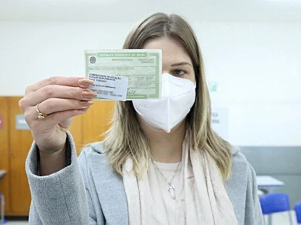 Crescem números de jovens e idosos aptos a votar