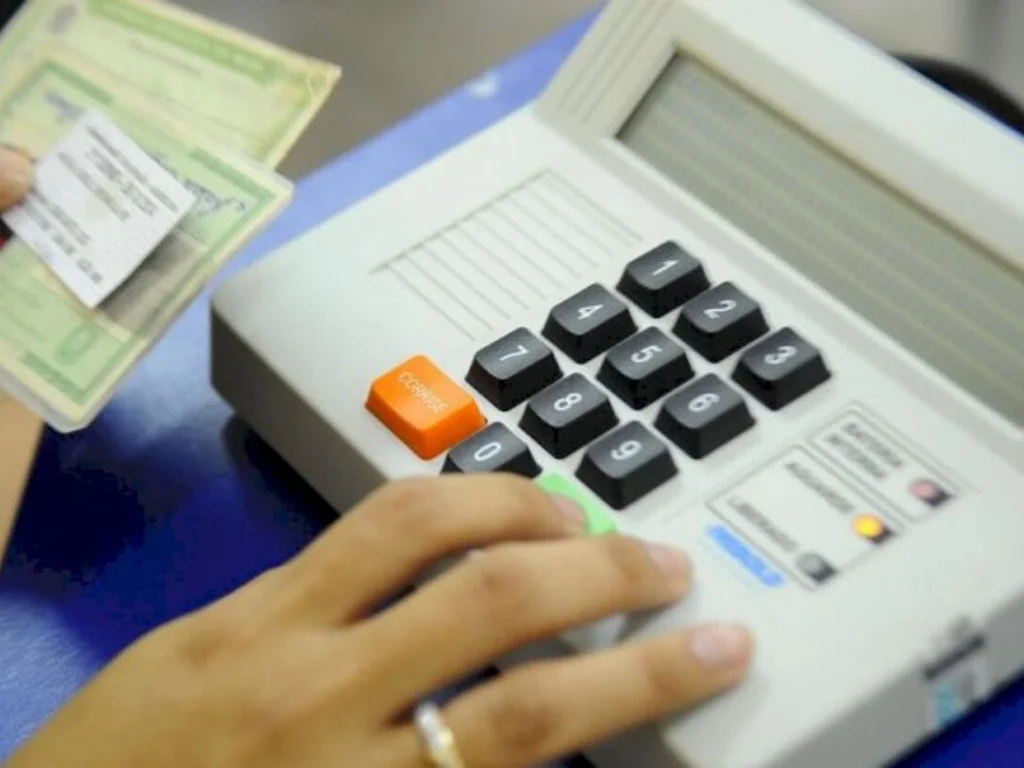 Urna terá intervalo para eleitor conferir voto