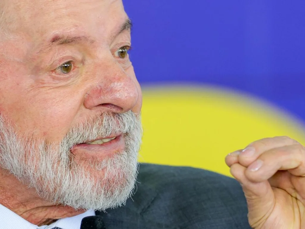 Lula defende aumento do IOF como forma de financiar gastos públicos
