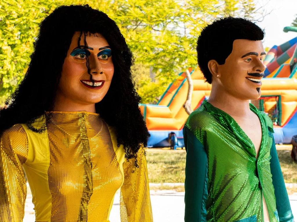 Blocos invadem a Sete nesta sexta e sábado