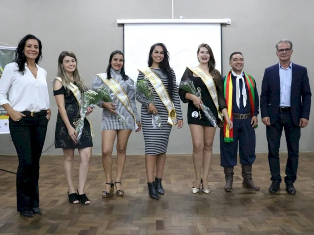 Soberanas da Festa do Churrasco representam cidade em evento