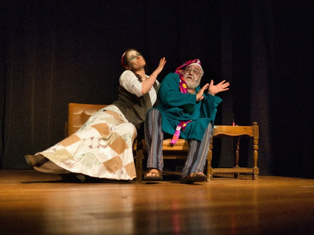 Coletivo Movimento estreia versão burlesca de “O Doente Imaginário”