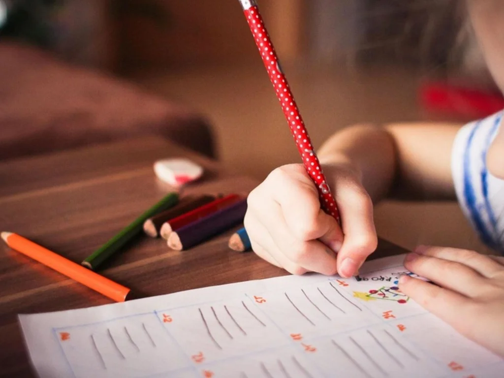 Psicóloga dá dicas aos pais diante da onda de violência nas escolas