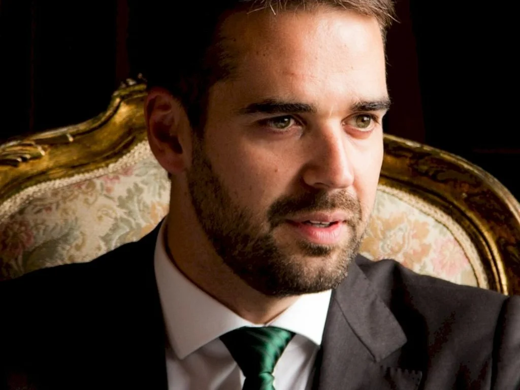 Governo anuncia salários em dia até dezembro