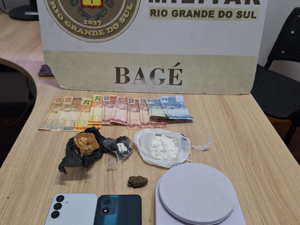 Três menores são apreendidos por tráfico