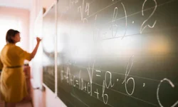 Piso do magistério sobe 5,4% e chega a R$ 5,1 mil