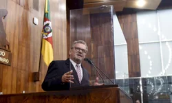 Página reúne histórico de partidos desde 1945