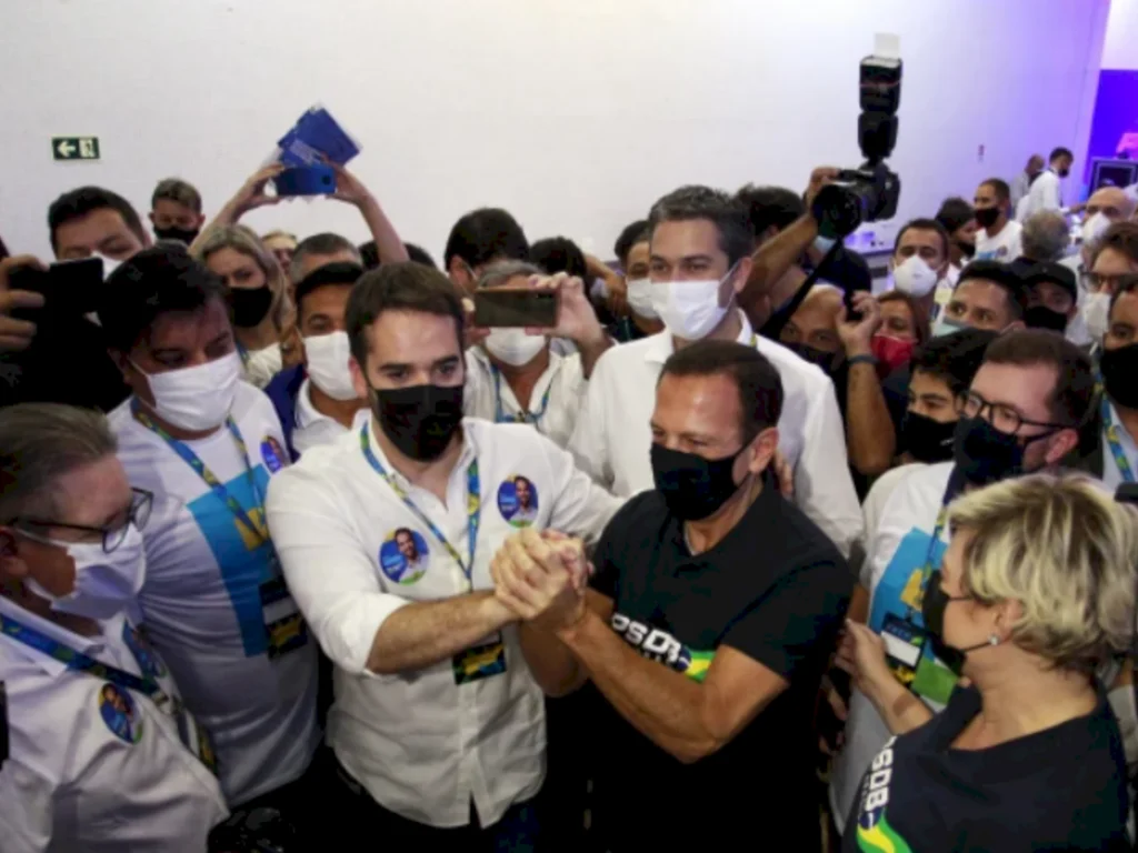 Dória vence Leite nas prévias do PSDB