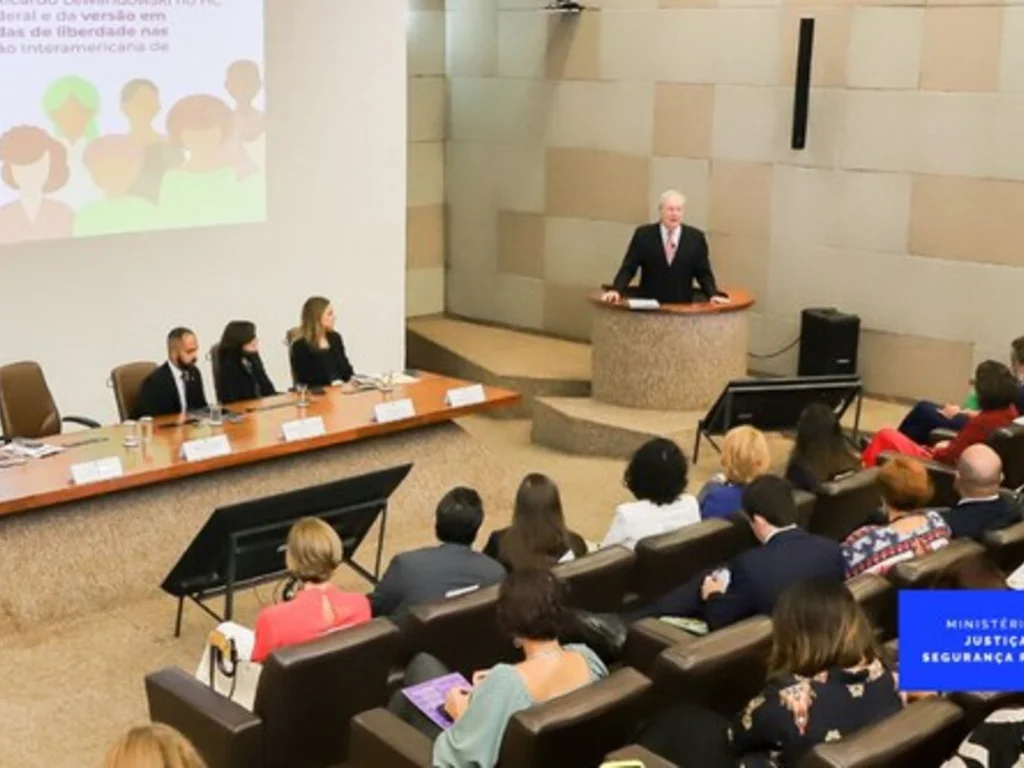Debate em Brasília é sobre encarceramento feminino e Lei de Drogas