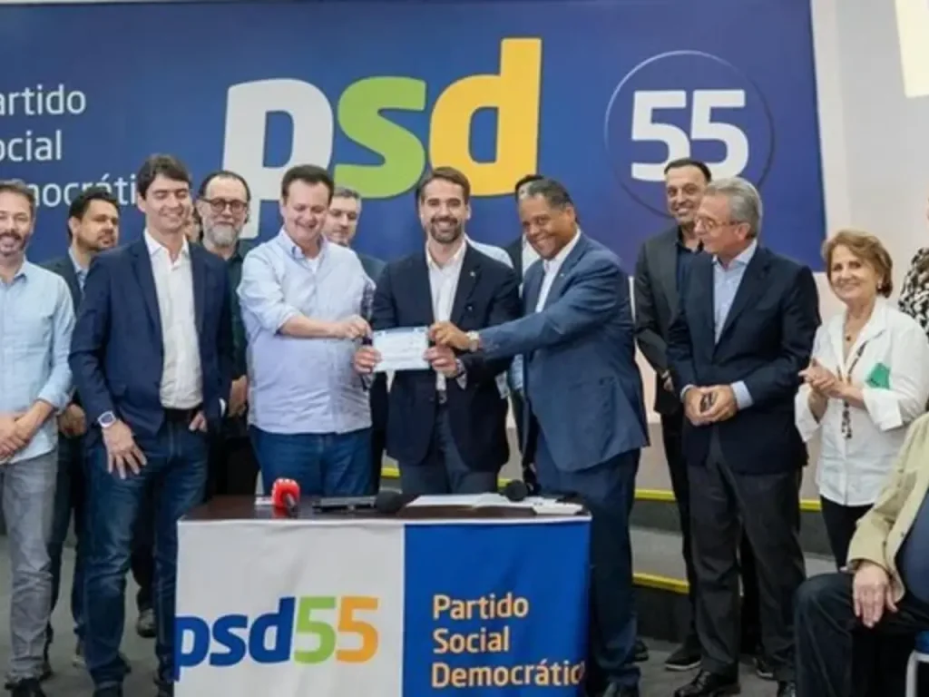 Governador Eduardo Leite se filia no PSD