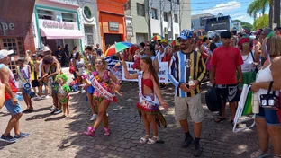 Carnaval Popular leva alegria e movimenta comércio