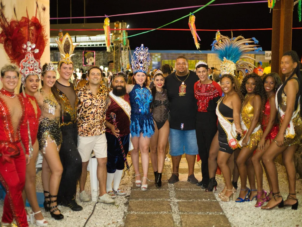Final de semana tem Samba na Praça e Carnaval dos Gigantes
