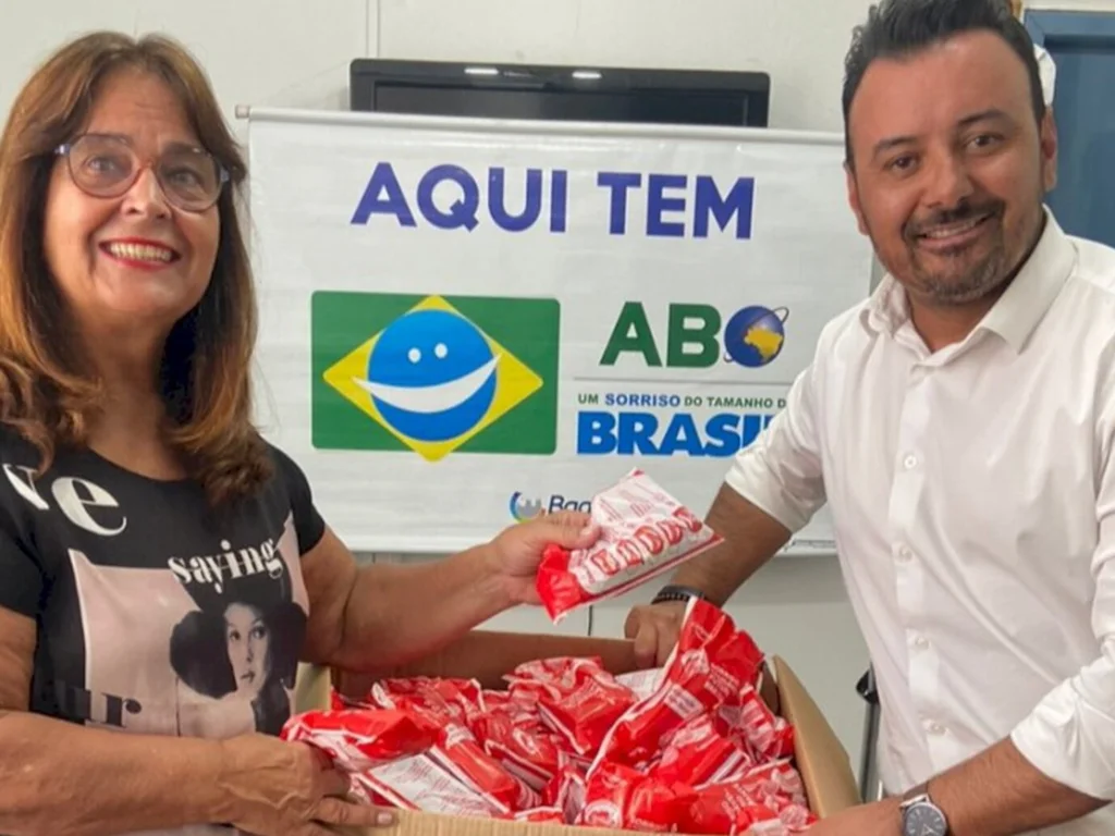 Projeto distribui kits de higiene bucal