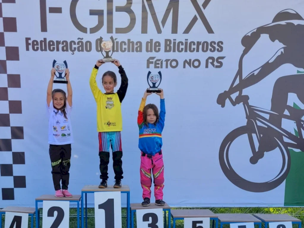 Escolinha de Bicicross tem vencedora em Sapiranga