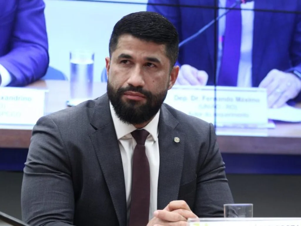 Deputados analisam PL sobre apreensão de objetos lícitos em investigações