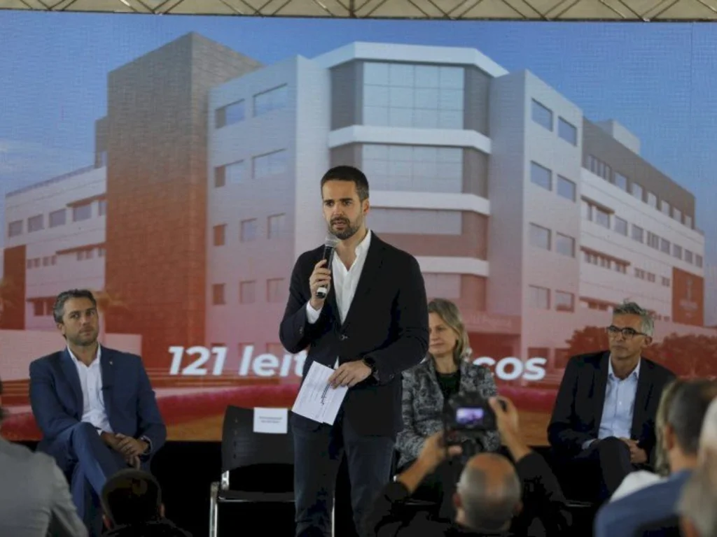 Ciclo se fecha na terra natal