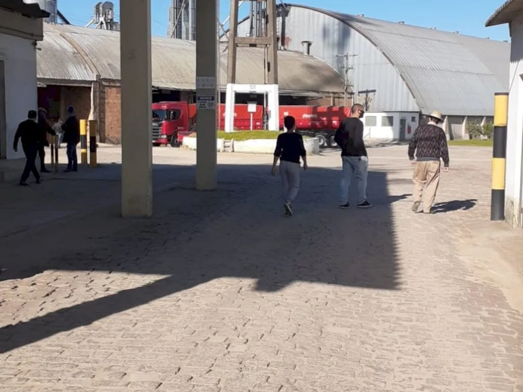 Corpo permanece soterrado em cerca de 50 mil toneladas de soja