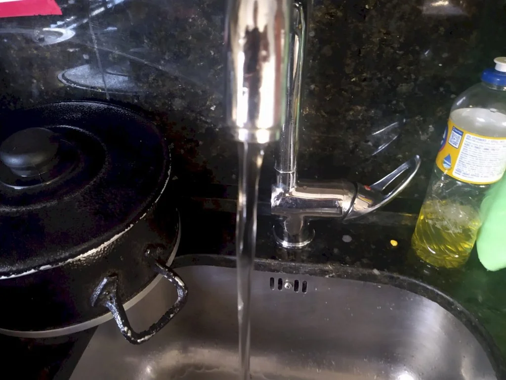 Hulha Negra começa racionamento de água